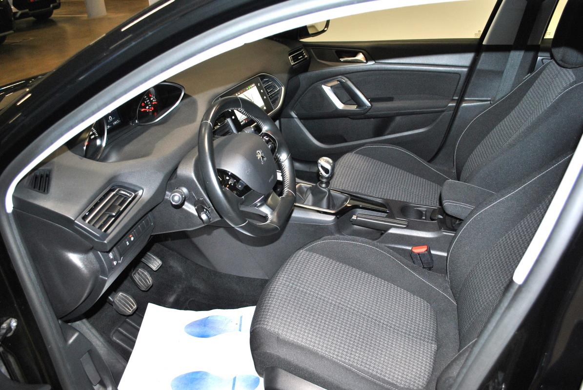 Peugeot 308 - II (2) 1.5 BLUEHDI 130 ACTIVE PACK